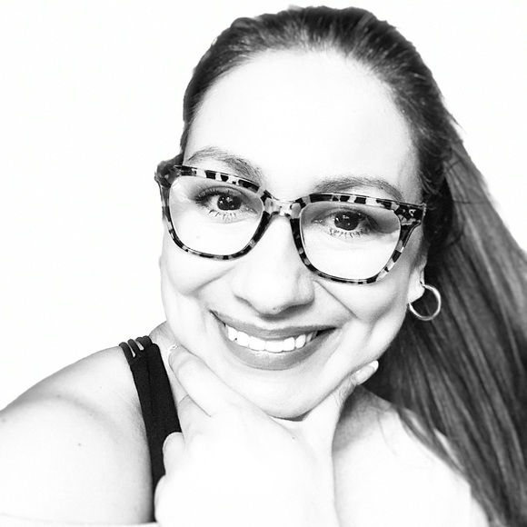 Meet your Posher, Reg 2 Red Store! - Picture 2 of 4